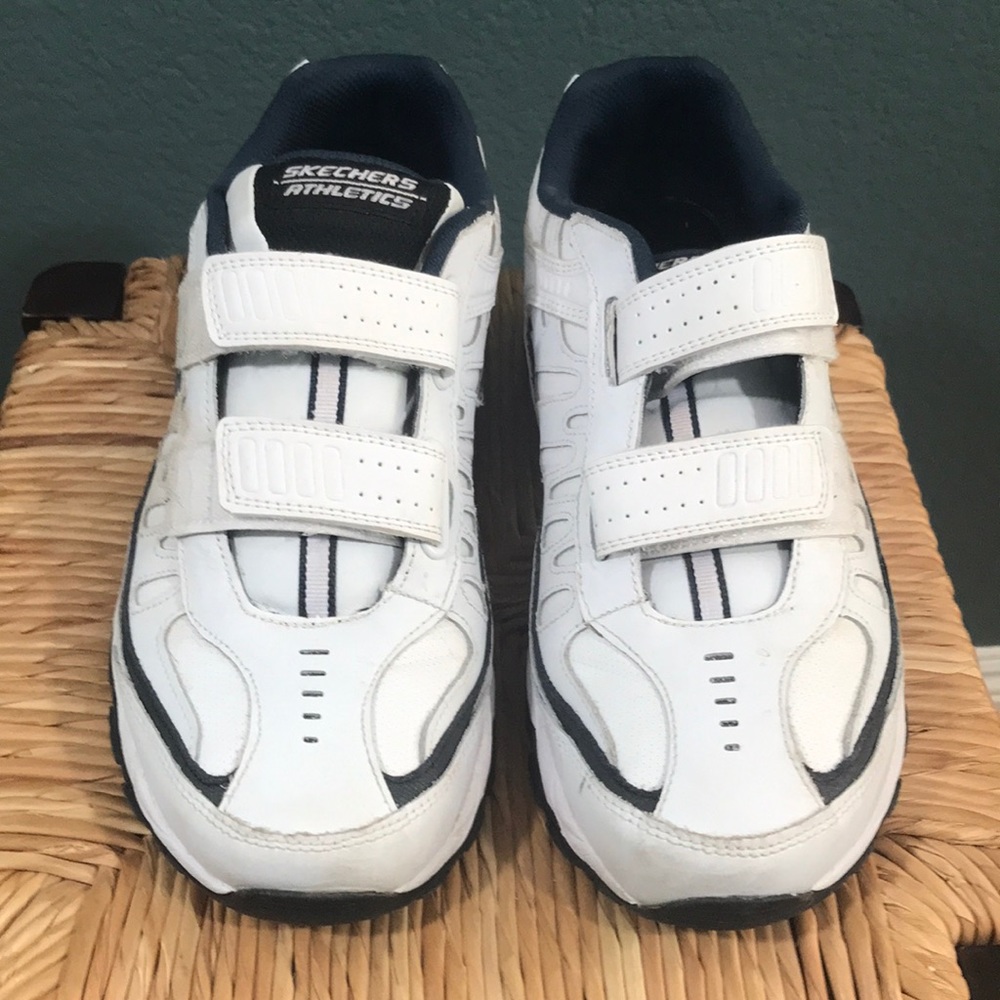 Skechers Mens Memory Foam Sneaker Size 9.5 4E Wide